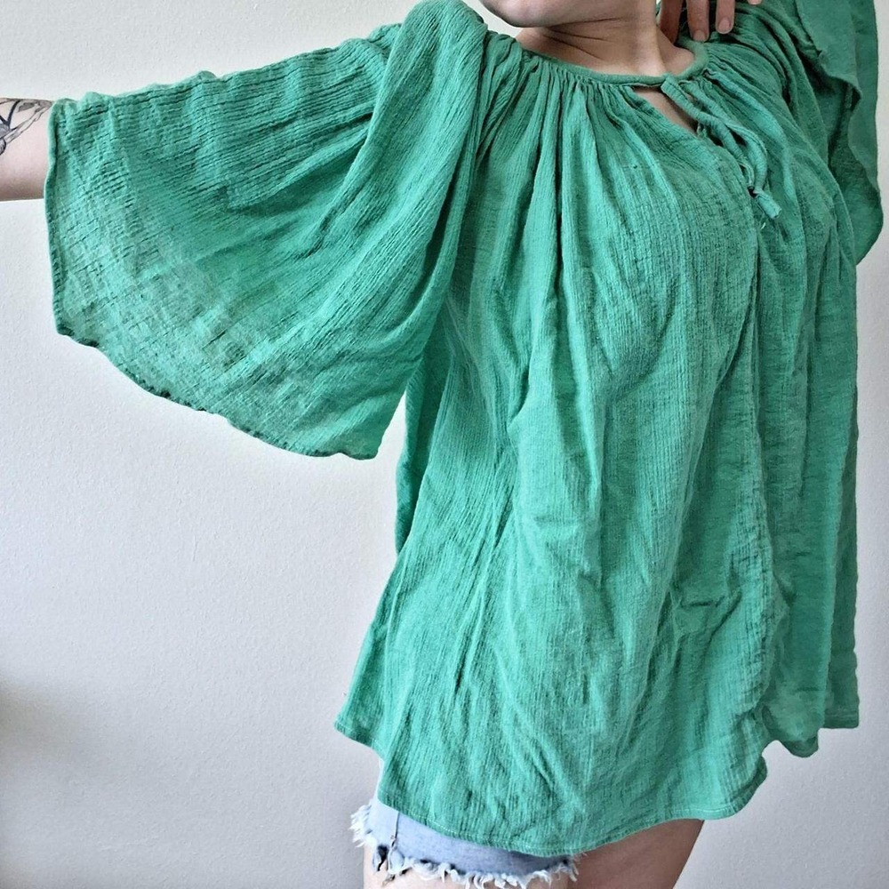 Vintage 70s Green Crinkle Gauze Angel Sleeve Tunic Top L